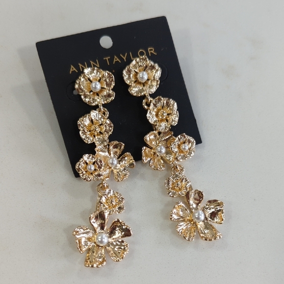 Ann Taylor Gold Floral with Pearl Dangle Earrings - Picture 5 of 6